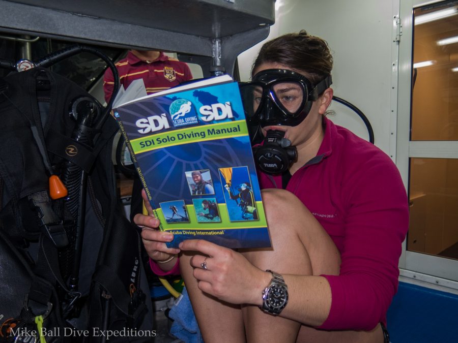 Measuring Surface Air Consumption for our TDI Solo Diver Certification. Photo by Julia Sumerling - Mike Ball Dive Expeditions