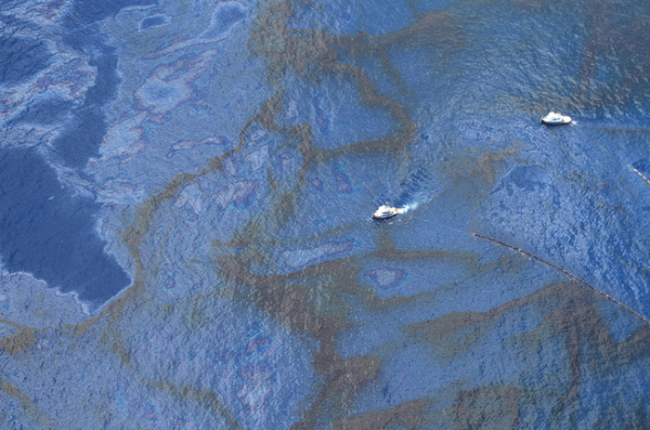 boats-and-oil2